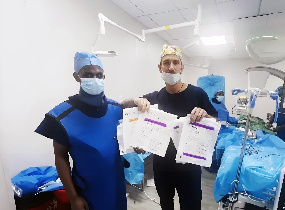 携手中国自愿医生救助非洲动脉瘤患者